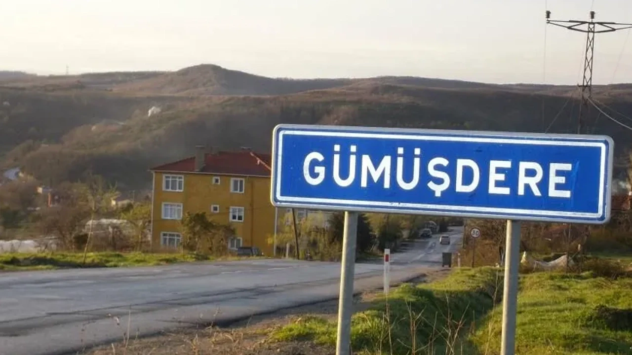 1 oy farkla muhtar olup, köyü baştan aşağı değiştirdi