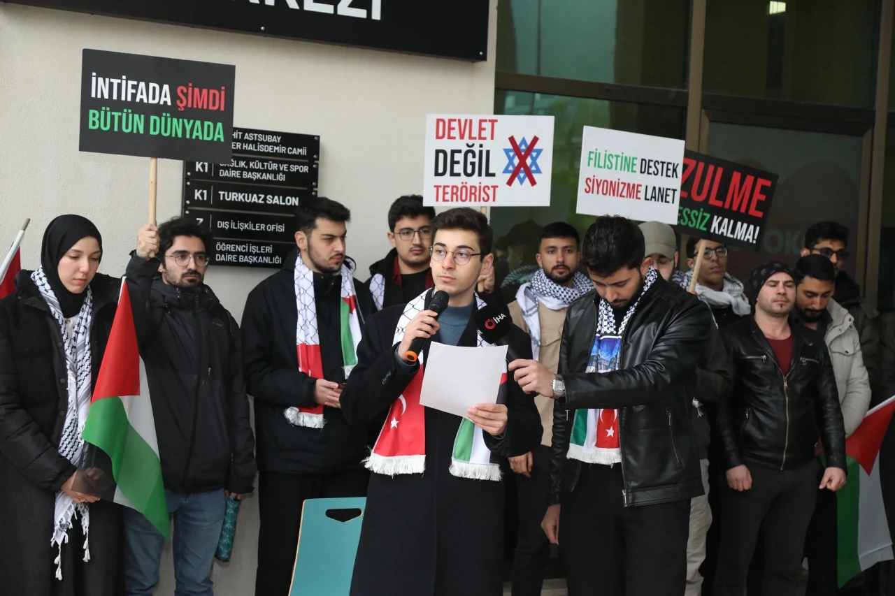 Bursa Teknik Üniversitesi öğrencileri, İsrail zulmüne karşı sesini yükseltti