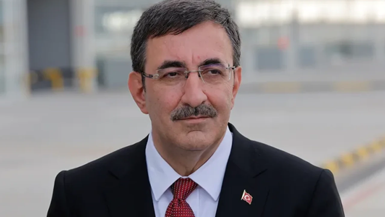Cumhurbaşkanı Yardımcısı Yılmaz'dan ülkenin gerçek gündemi hakkında açıklama