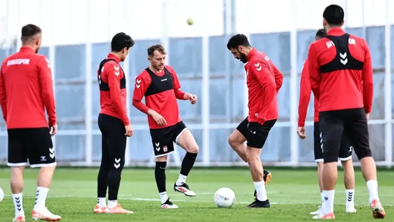 Sivasspor, Fenerbahçe maçı için hazırlıklarını sürdürüyor