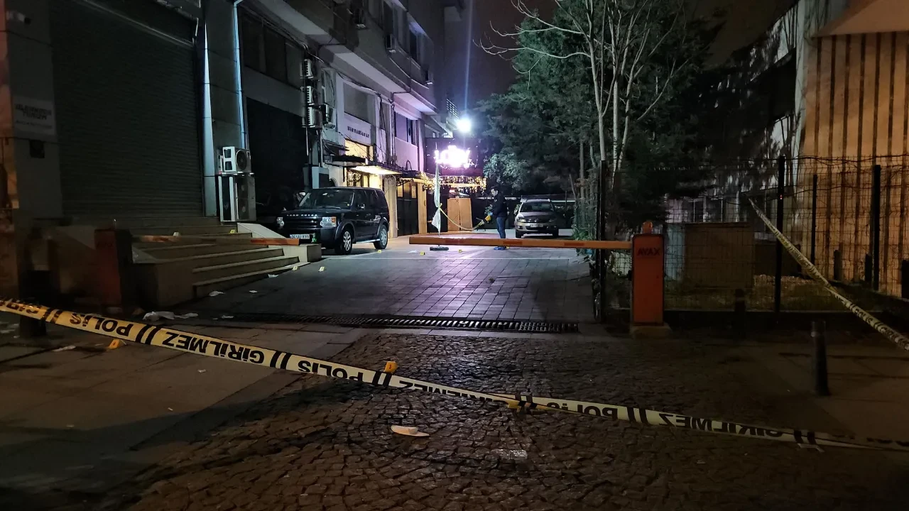 Şişli'de eğlence mekanında silahlı kavga! 2 kişi yaralandı!