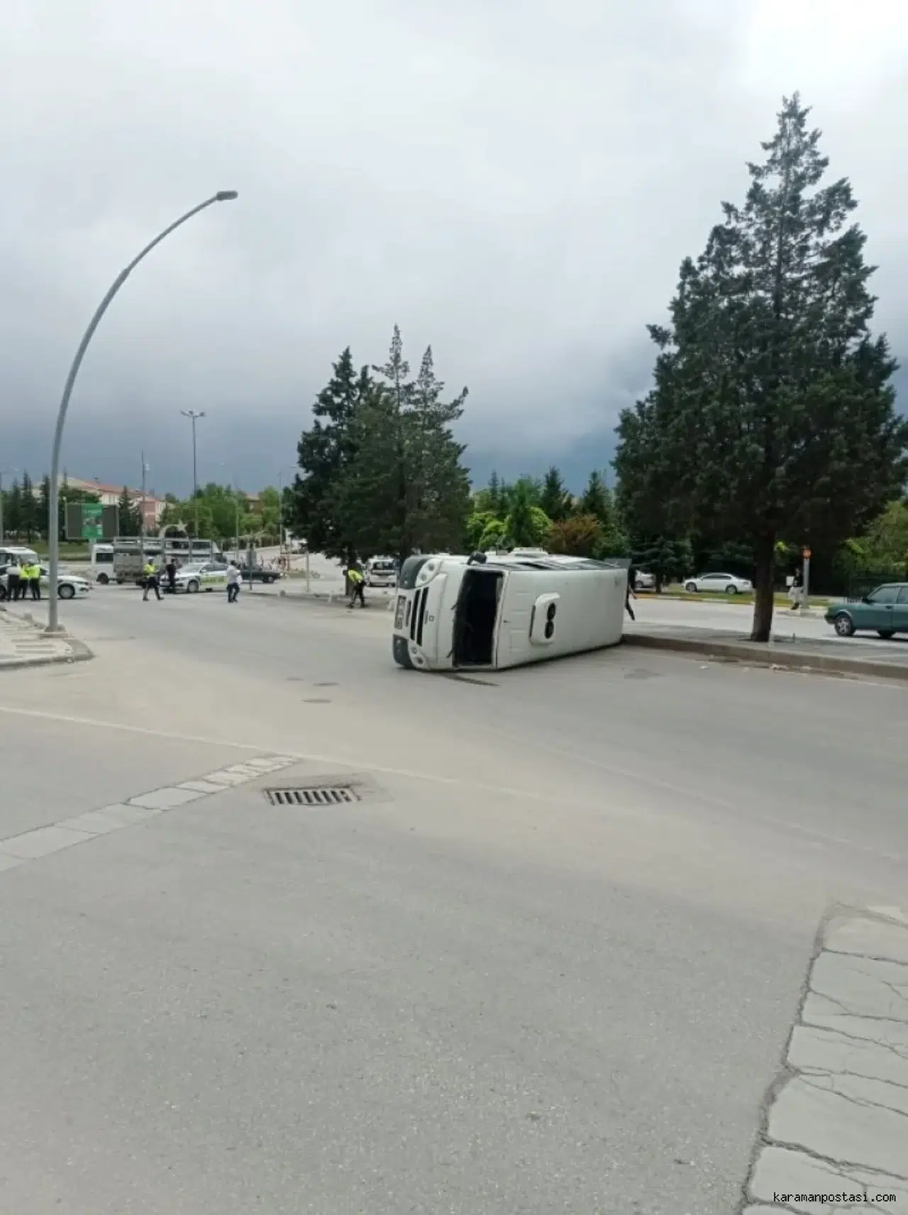 Karaman’da okul servisi devrildi: 4 öğrenci, 6 yaralı!