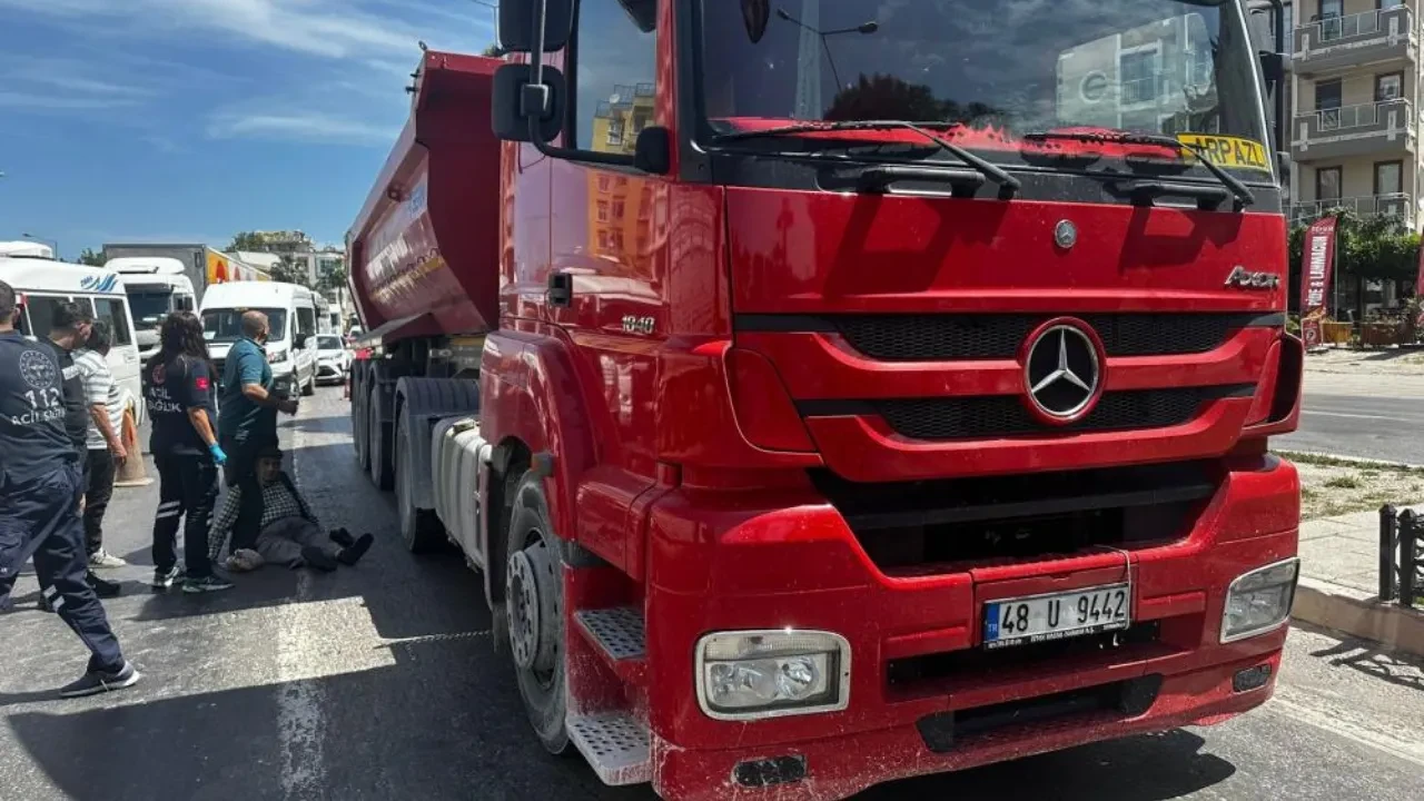 Muğla'da tır dehşeti: Yaşlı adamın ayakları tırın altında kaldı!