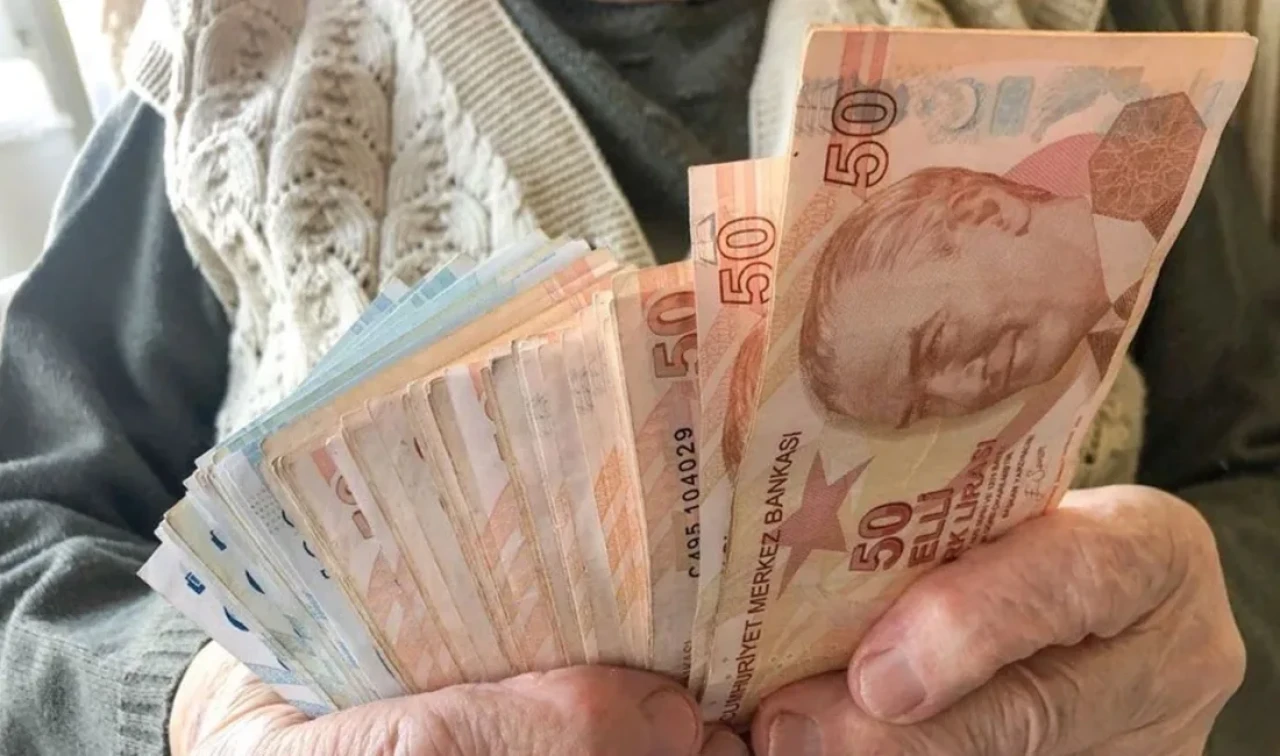 Mayıs ayı yaşlı ve engelli aylıkları hesaplara yatırılmaya başlandı mı?