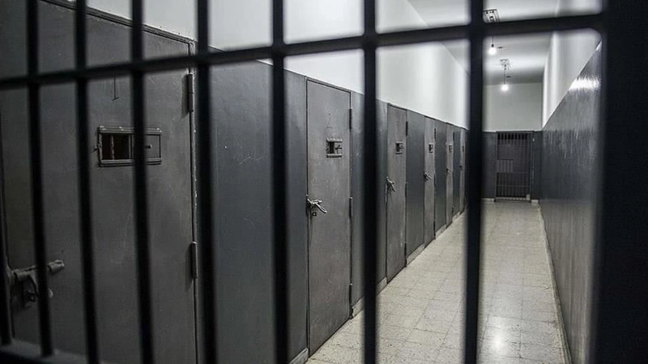 İsrail hapishanelerindeki binlerce Filistinli, işkence ve tıbbi ihmal sebebiyle ölüyor
