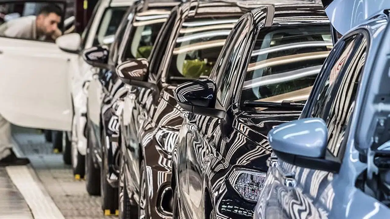 Otomotiv devi frene bastı: Binlerce kişiyi işten çıkarıyor