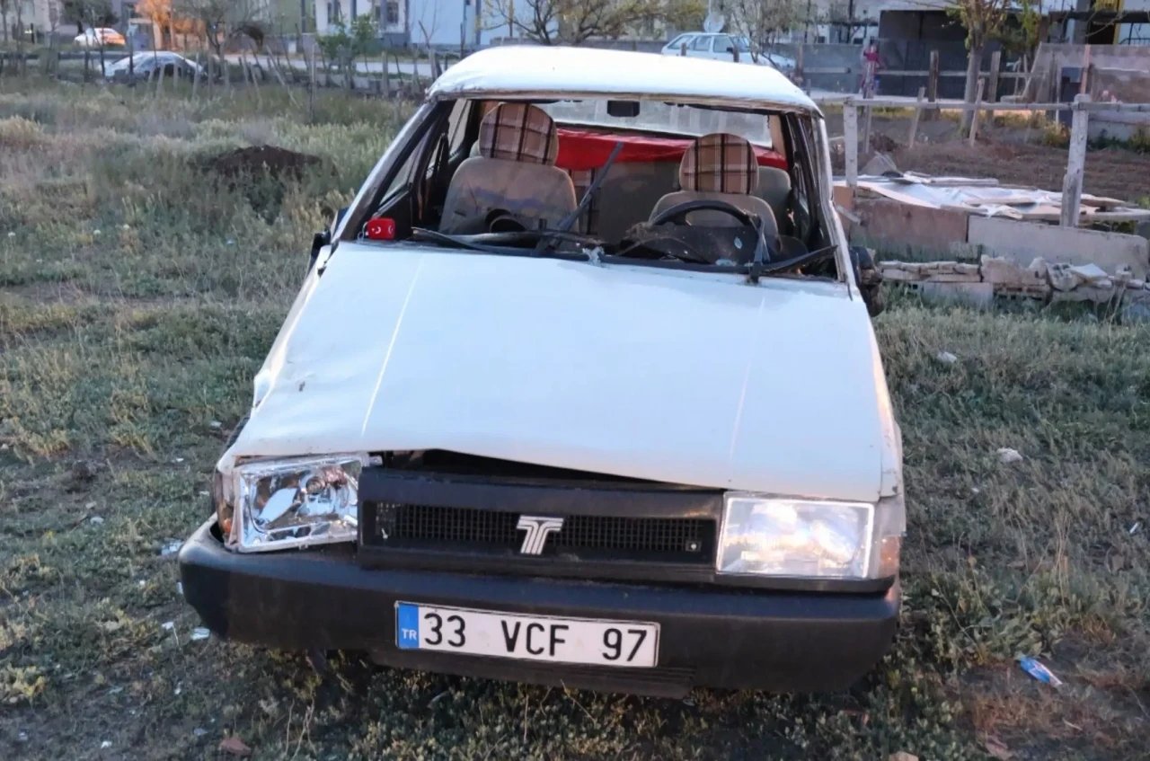 Aksaray'da otomobil şarampole devrildi: Sürücü alkollü ve ehliyetsiz çıktı