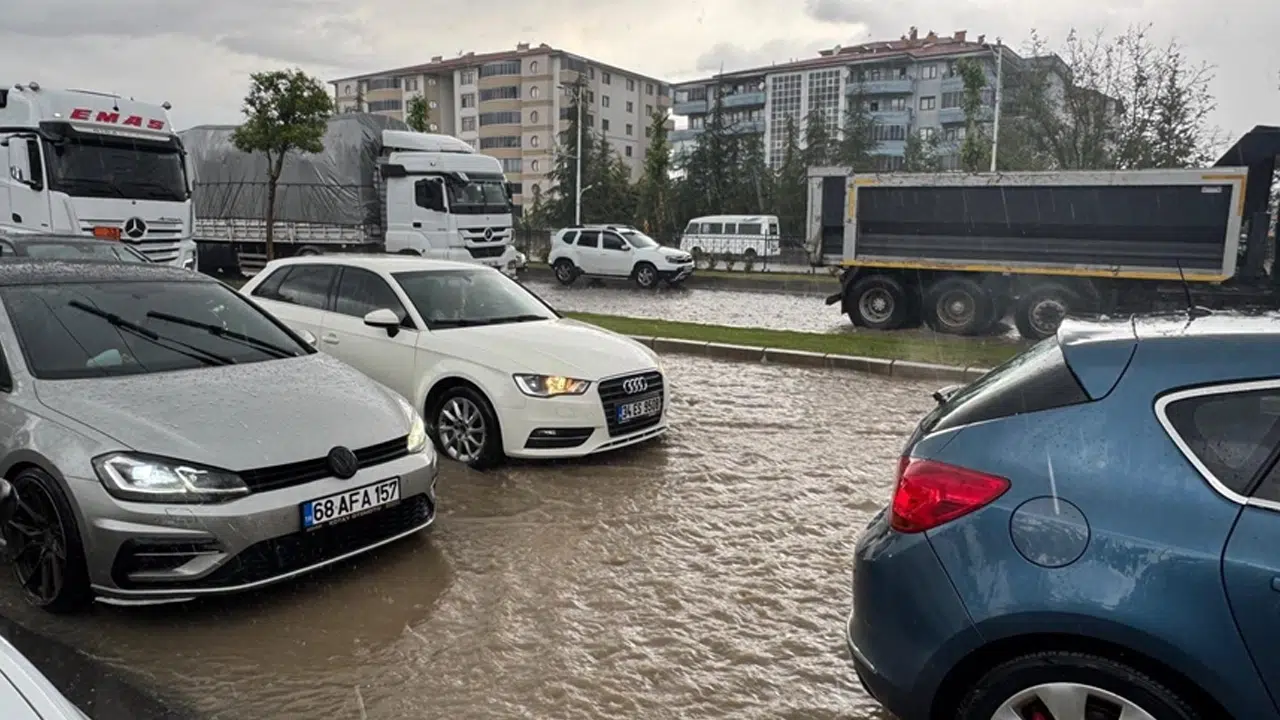 Malatya’yı sağanak ve dolu vurdu
