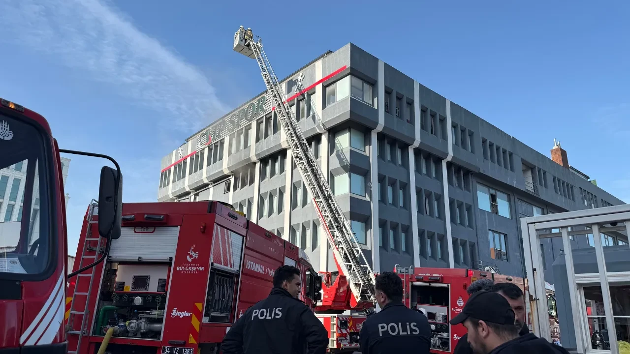 Bağcılar'da tekstil firmasında yangın!