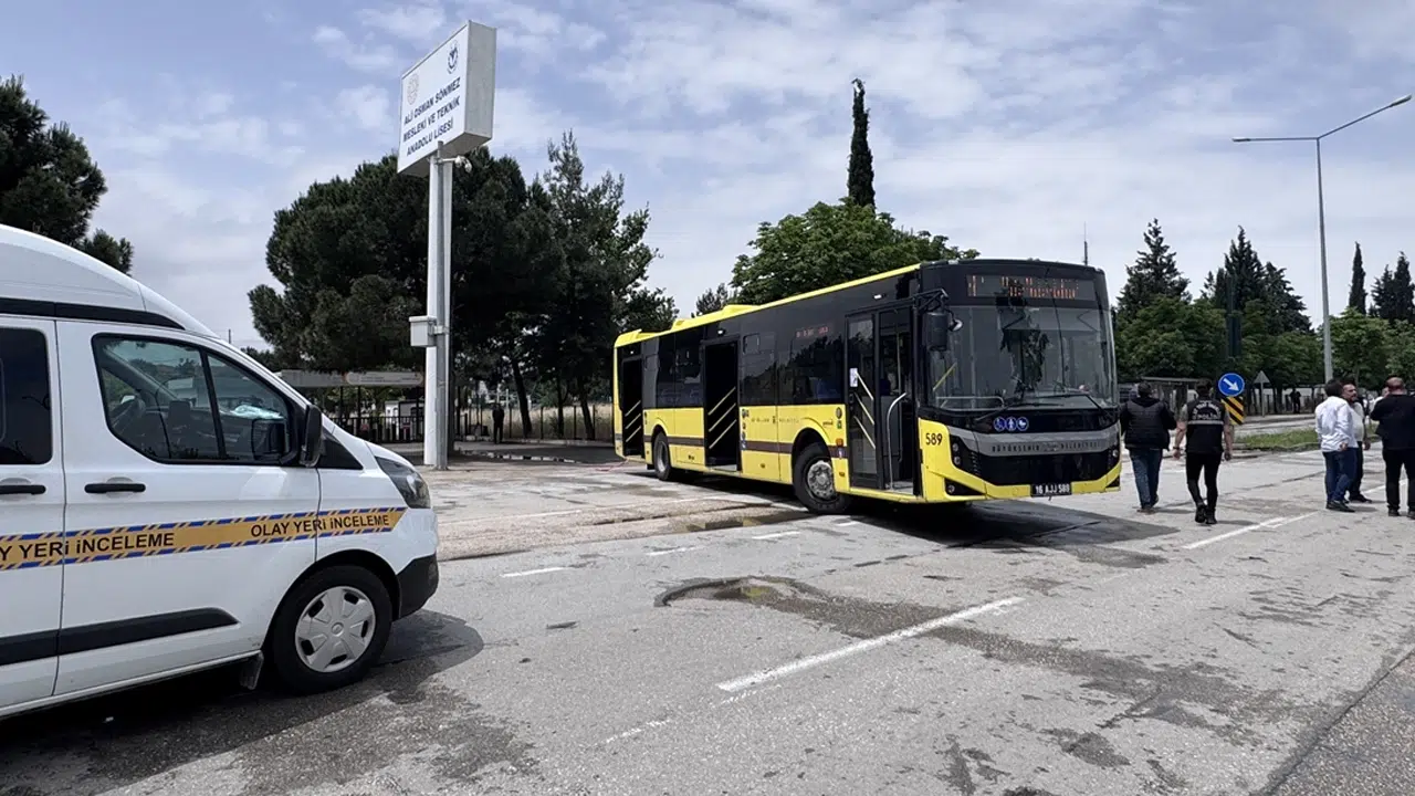 Bursa'da kahreden kaza! Belediye otobüsü ile motosiklet çarpıştı: 1 ölü!