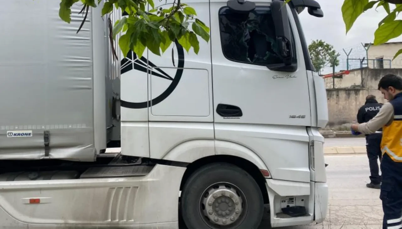 Körfez’de şüpheli ölüm: Tır sürücüsü araçta asılı halde bulundu