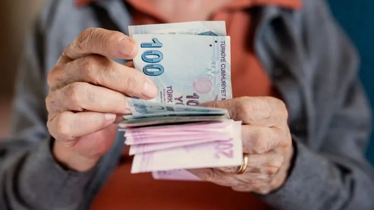 Ev kadınlarına emeklilik düzenlemesi: Kimler yararlanacak, ne kadar ödenecek?