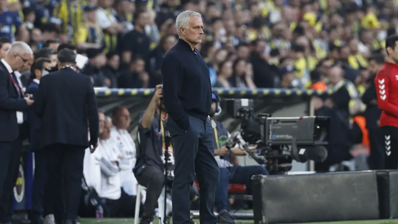 Jose Mourinho sınıfta kaldı: Fenerbahçe bu sezon derbi kazanamadı