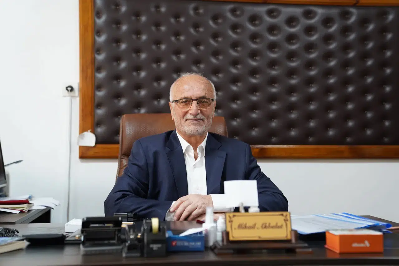 Bir nesle yol gösteren öğretmene veda: Mikail Akbulut emekliliğe uğurlandı