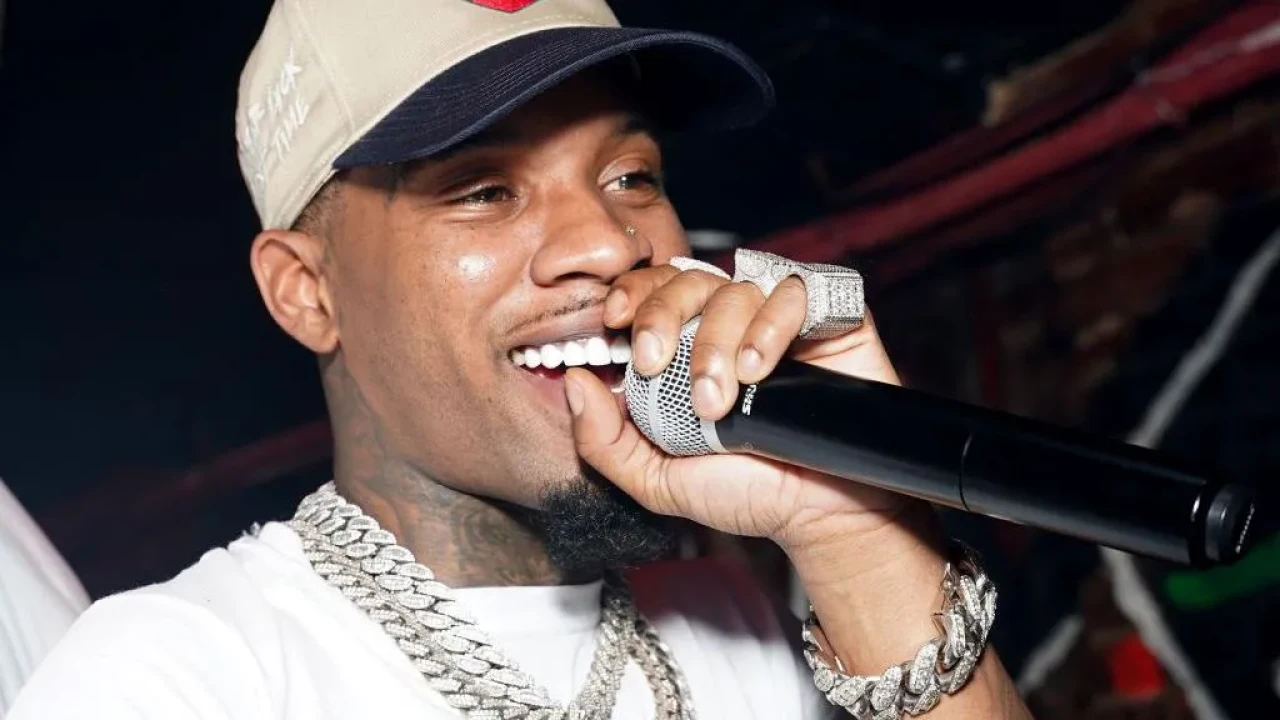 Rapçi Tory Lanez cezaevinde 14 yerinden bıçaklandı