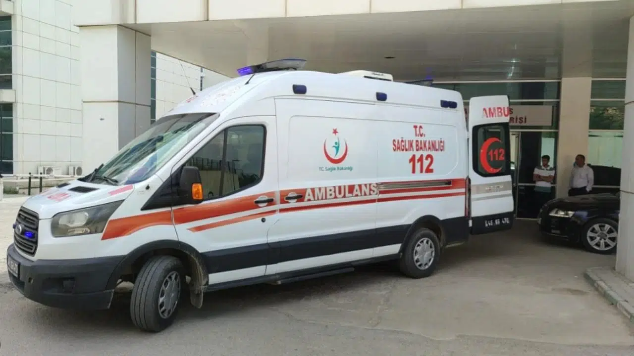 Bitlis'te görev yolunda kaza! Polis aracı takla attı: 2 yaralı