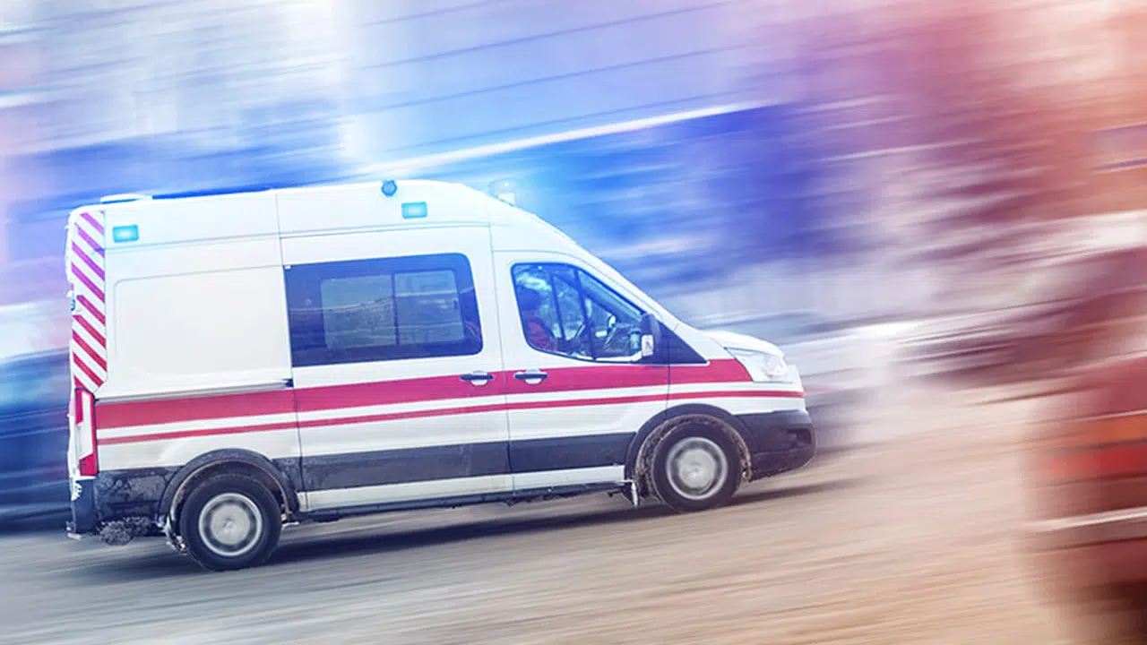 Gaziosmanpaşa'da ambulansa yol veren sürücü, aynı ambulansla hastaneye kaldırıldı!