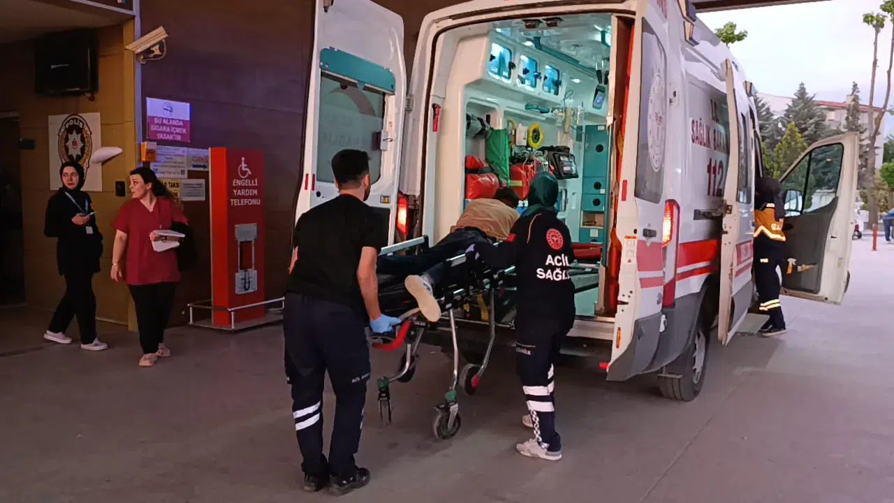 Bursa İnegöl’de yol verme kavgası kanlı bitti: 4 yaralı