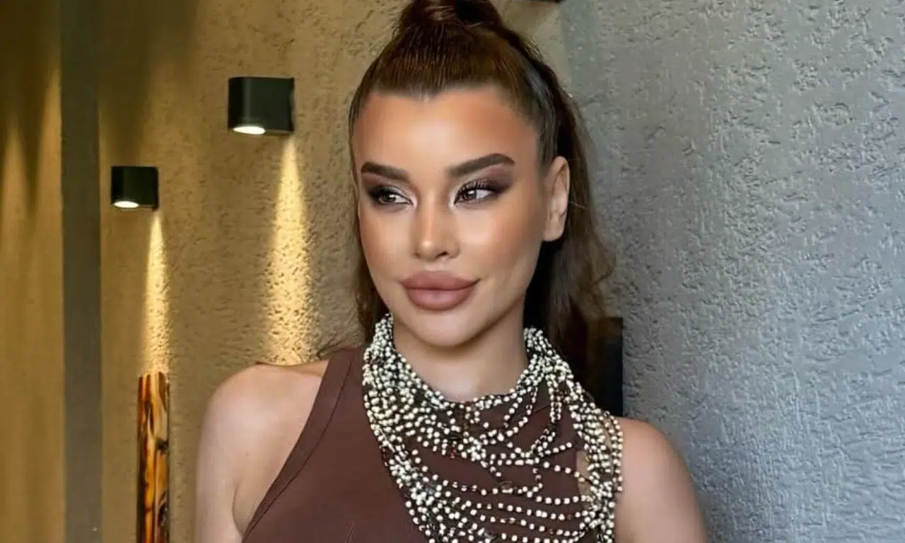 Yemekteyiz Çağla Benanoğlu kimdir? Zuhal Topal’la Yemekteyiz Çağla kaç yaşında evli mi?