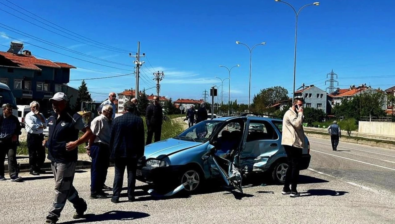 Kütahya'da otomobiller çarpıştı: Çok sayıda yaralı var!