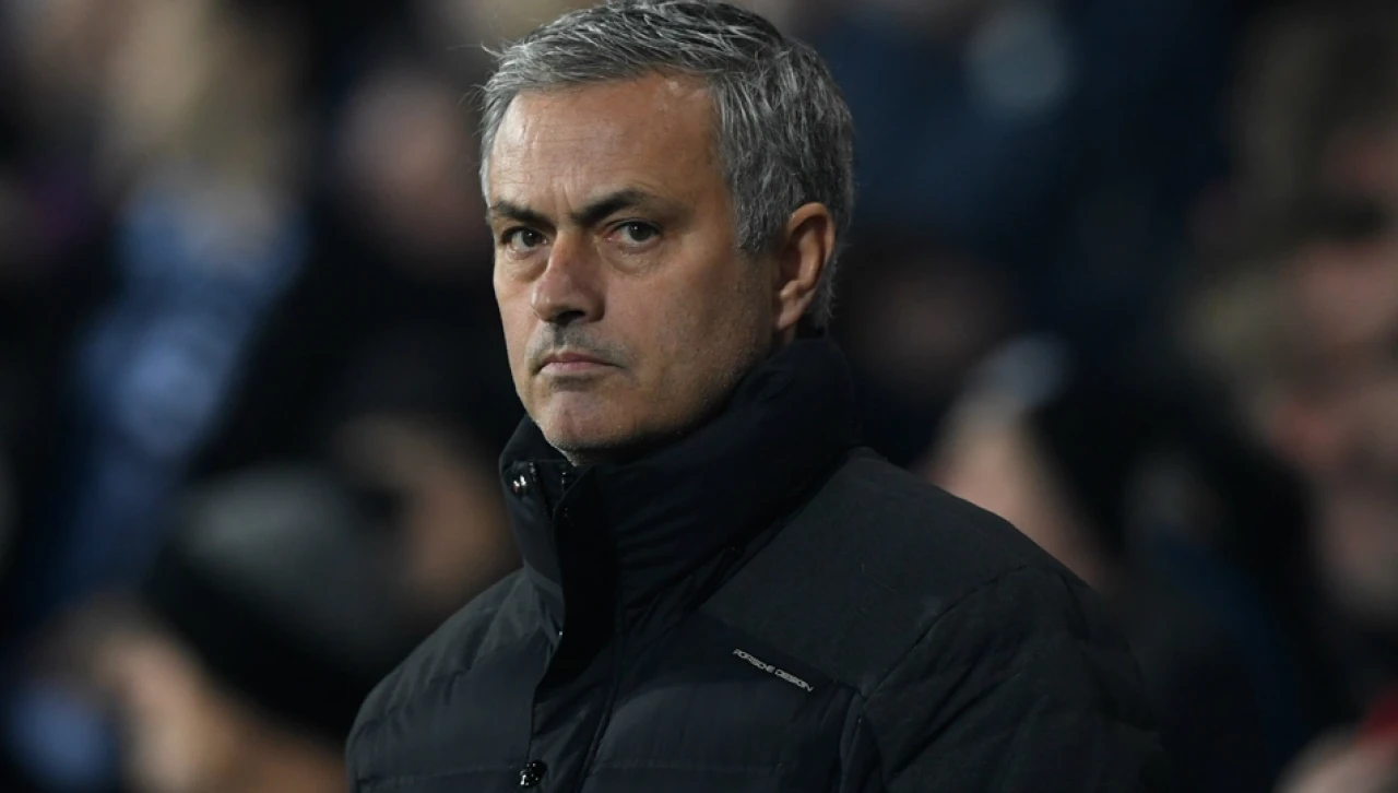 Fenerbahçe'den Galatasaray'ı kızdıracak hamle: Jose Mourinho, yıldız futbolcuya telefon açtı