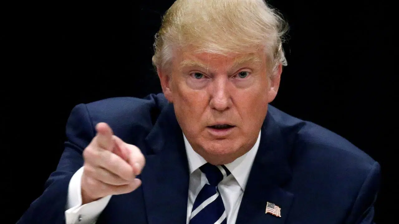Trump’tan Putin’e sert mesaj: Ateşle oynuyorsun!