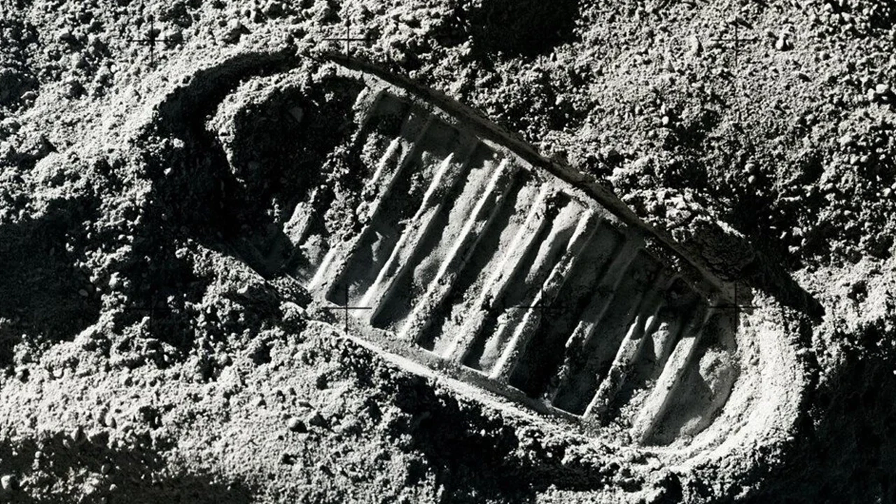 NASA’da film gibi soygun! Sevgilisine hediye etmek için 7 kilo Ay taşı çaldı!