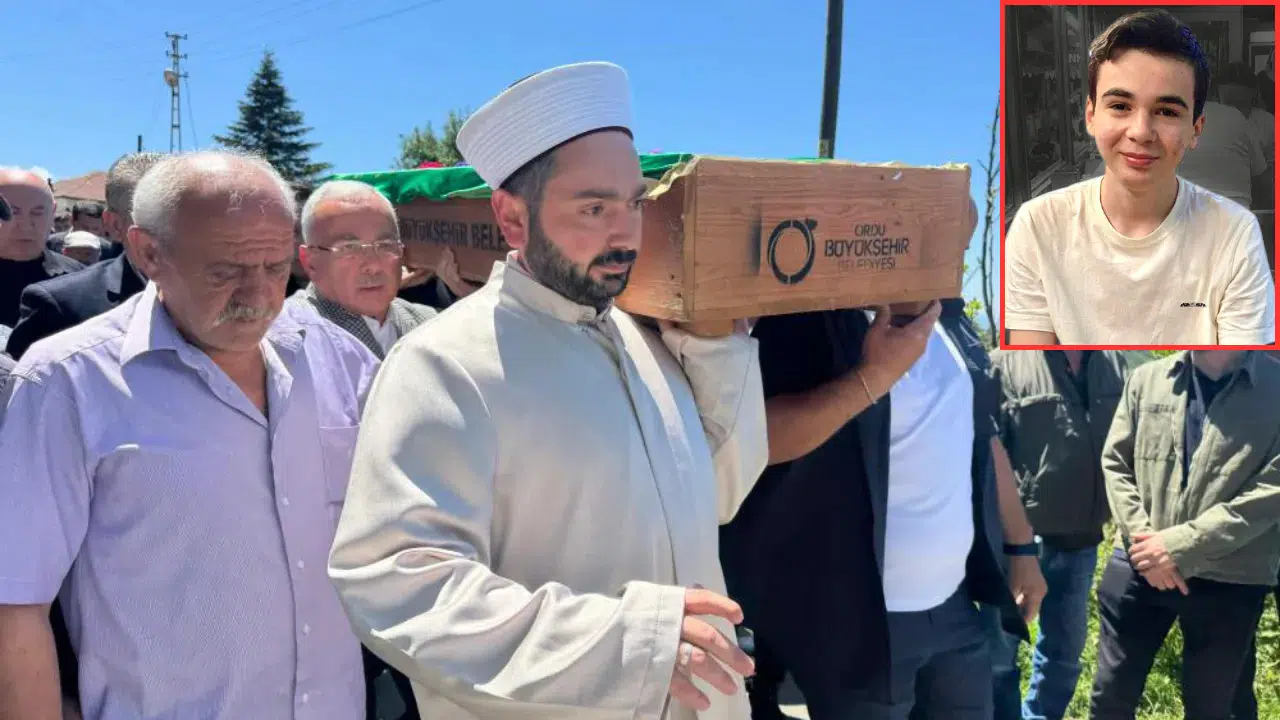 Ordu'da denize giren iki öğrenci hayatını kaybetti! 17 yaşındaki Orhan toprağa verildi!