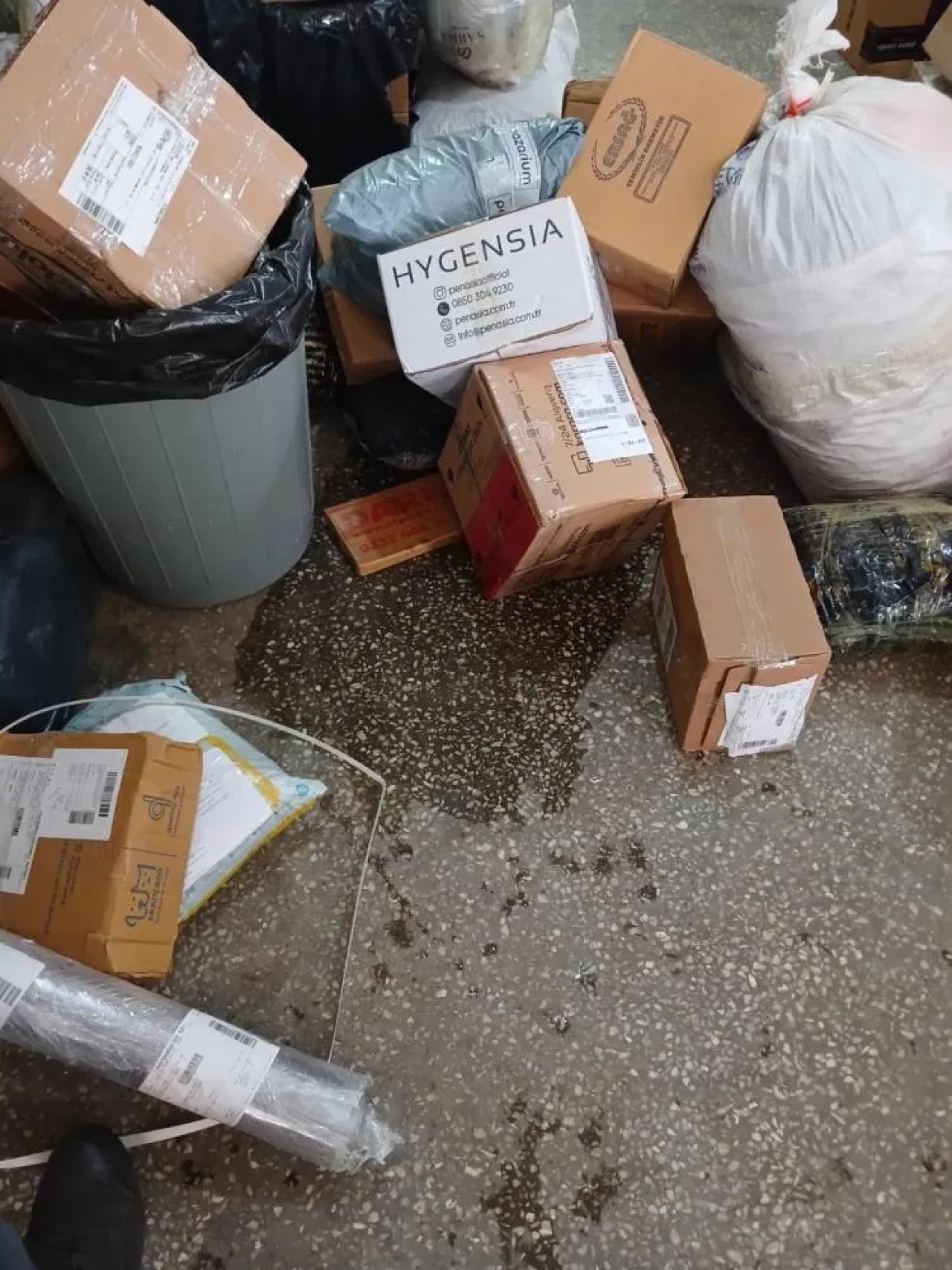 Ağrı PTT Kargo şubesini su bastı, gönderiler zarar gördü