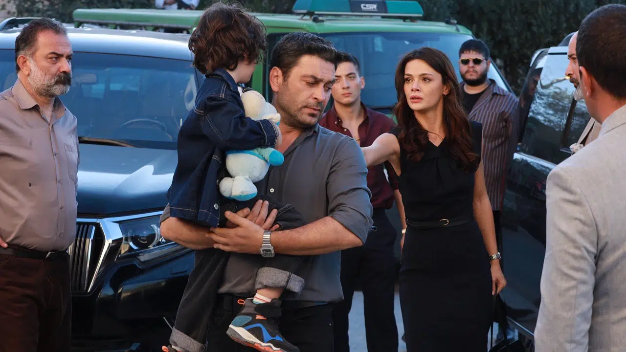 Uzak Şehir 27. bölüm fragmanı izle: Cihan, Alya'ya olan aşkını haykırıyor