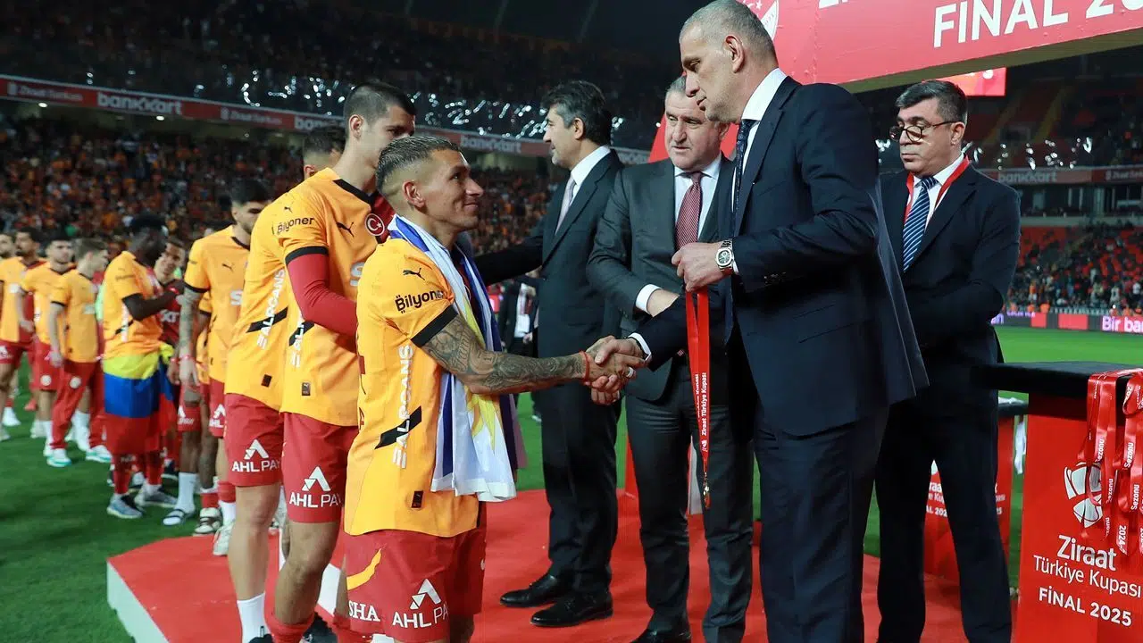Galatasaray'a Süper Lig şampiyonluk kupasını kim verecek? İbrahim Hacıosmanoğlu açıkladı