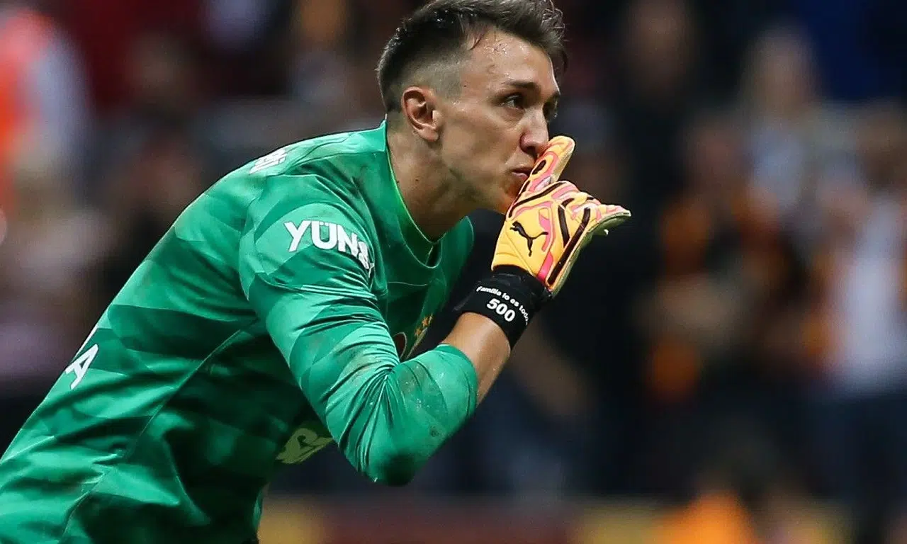 Galatasaray'da Fernando Muslera'nın yerine gelecek kaleci belli oldu! Bonservis bedeli ortaya çıktı