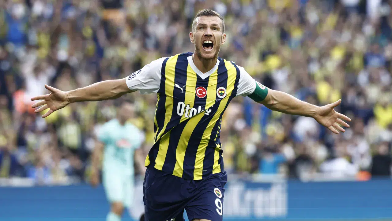 Fenerbahçe'den ayrılmaya hazırlanan Edin Dzeko'nun yeni takımı belli oldu