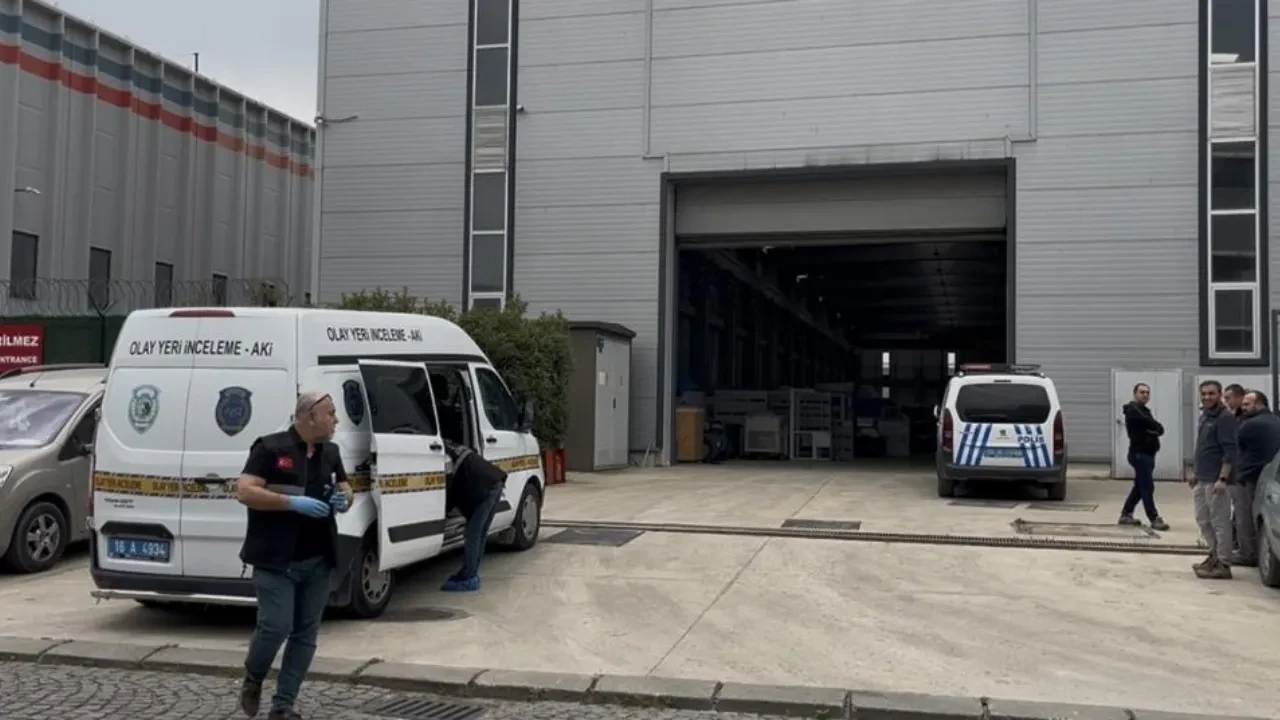 Bursa'da korkunç kaza: İş makinesinin altında kalan işçi can verdi!