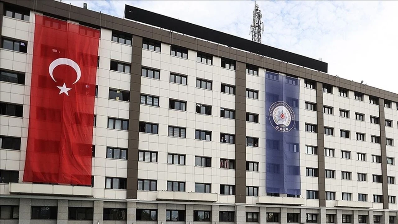 İstanbul Emniyet Müdürlüğü "Özgür Özel'in makam aracı kapalı otoparka alınmadı" iddiasına yanıt verdi