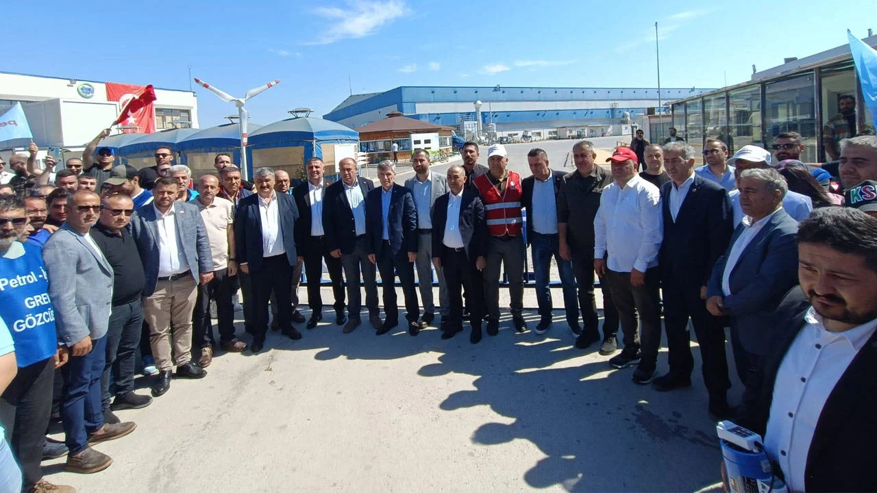 İzmir TPI’da binlerce işçi greve çıktı