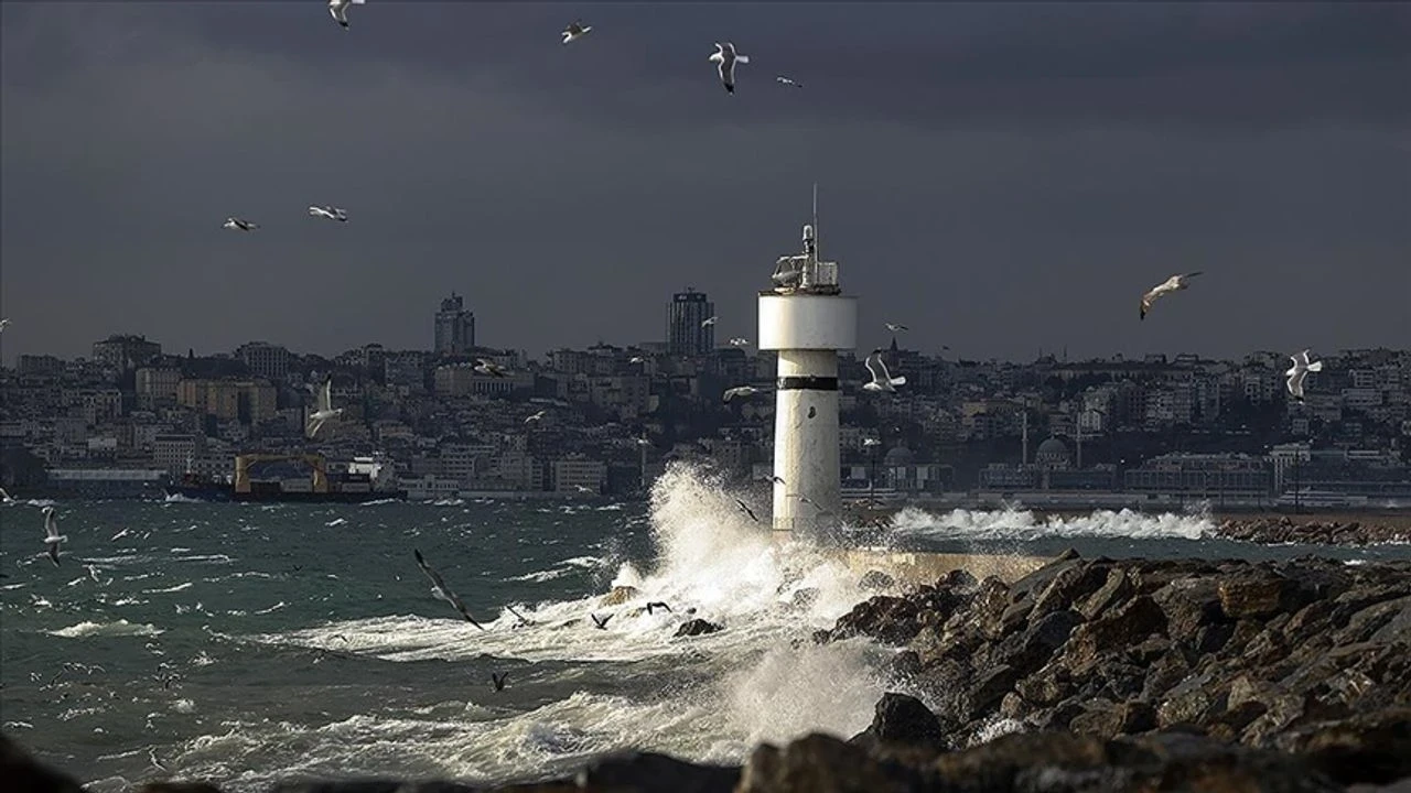 1 Mayıs’ta hava nasıl olacak? İstanbul ve 10 il için fırtına ve kuvvetli yağış uyarısı!
