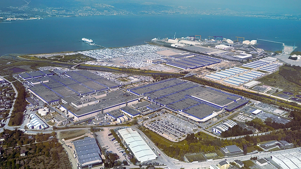 Kocaeli Ford Otosan fabrikasında asansöre sıkışan işçi feci şekilde can verdi!