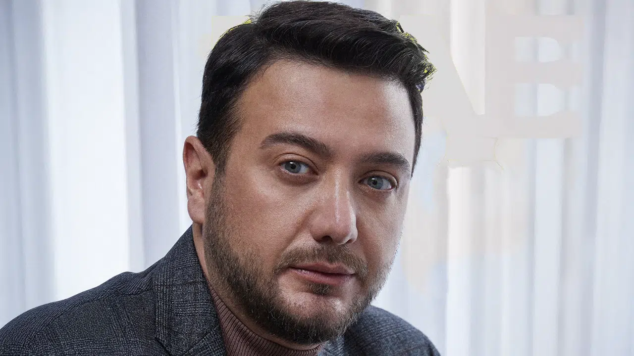 Çift Kişilik Oda dizisinin Kamil’i Onur Büyüktopçu kimdir?