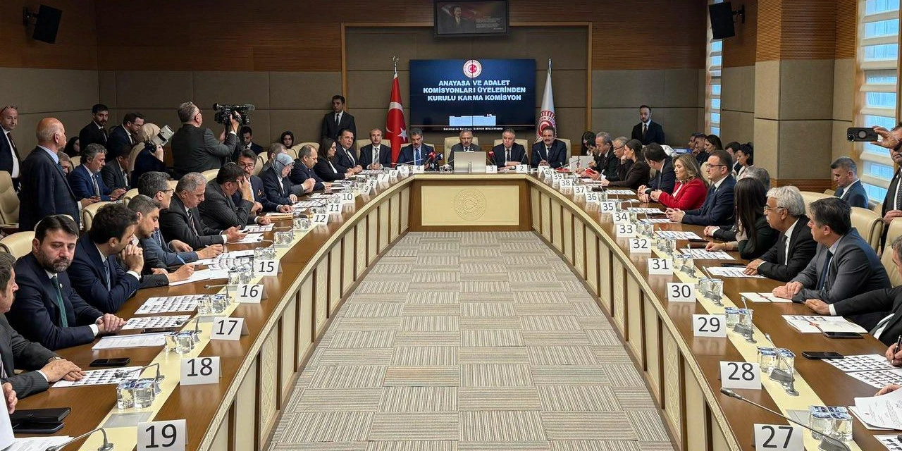 Meclis'te gerginlik: CHP, HSK seçiminden çekildi