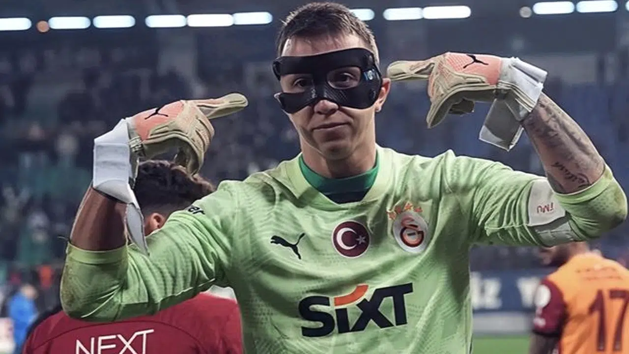 Fernando Muslera'dan Fenerbahçelileri kızdıracak 5 yıldız göndermesi