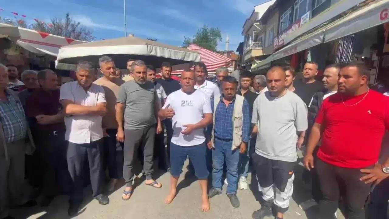 Çilek Festivali öncesi Bartın’da olaylı gün: Pazarcı sinir krizi geçirdi