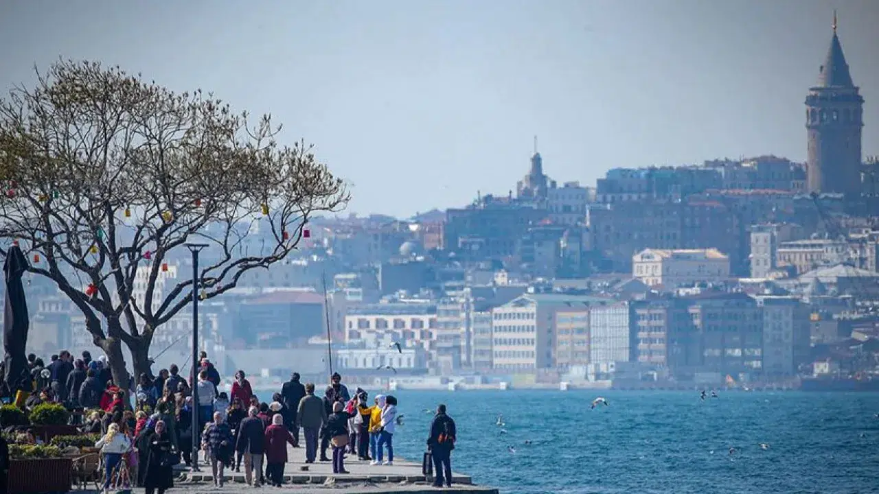 Meteoroloji'den kritik uyarı: Hafta sonu İstanbul'da hava nasıl olacak, yağış var mı?