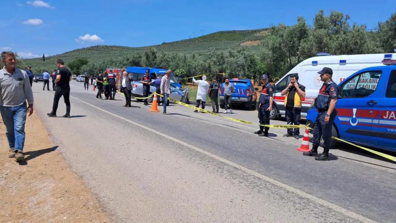 Bursa'da otomobil ile jandarma aracı çarpıştı: Ölü ve yaralılar var!