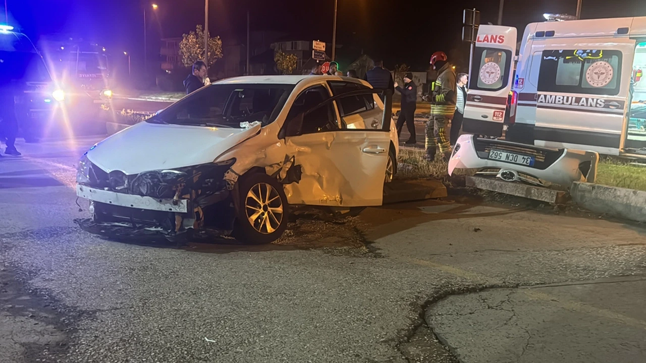 Düzce’de pikap ile otomobil çarpıştı
