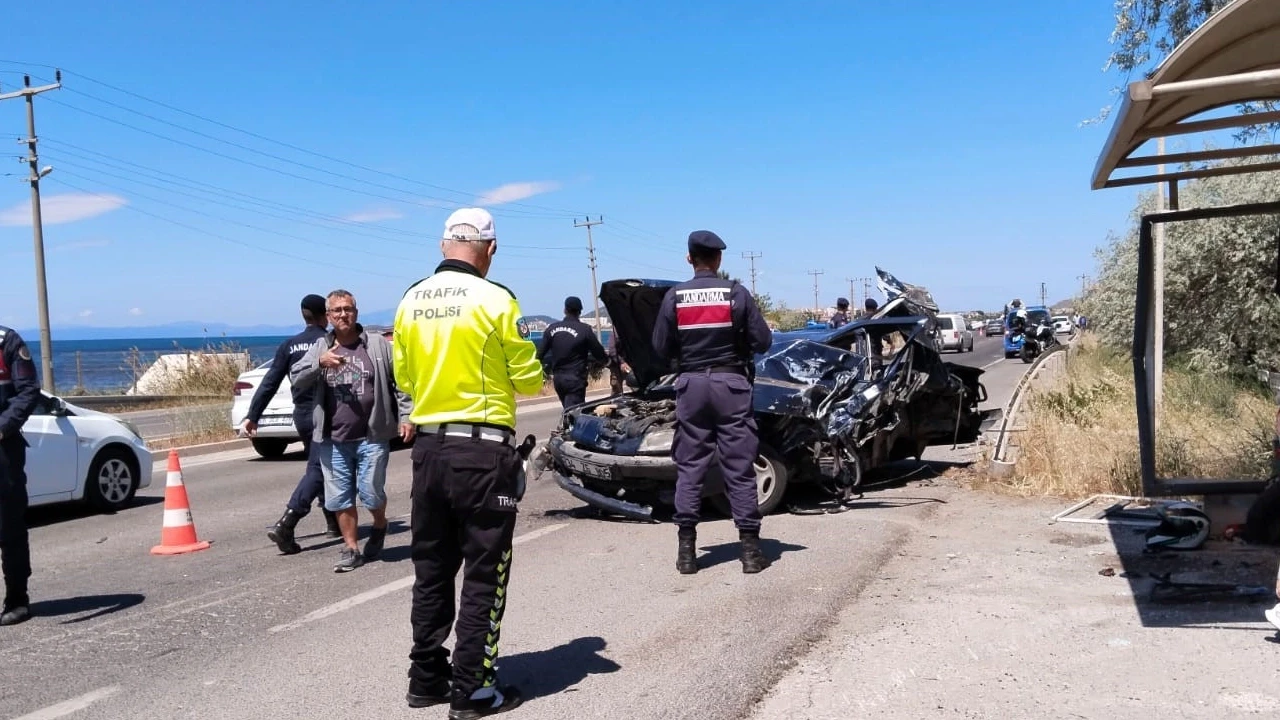 Balıkesir'de zincirleme kaza! 4 araç birbirine girdi: Çok sayıda yaralı var