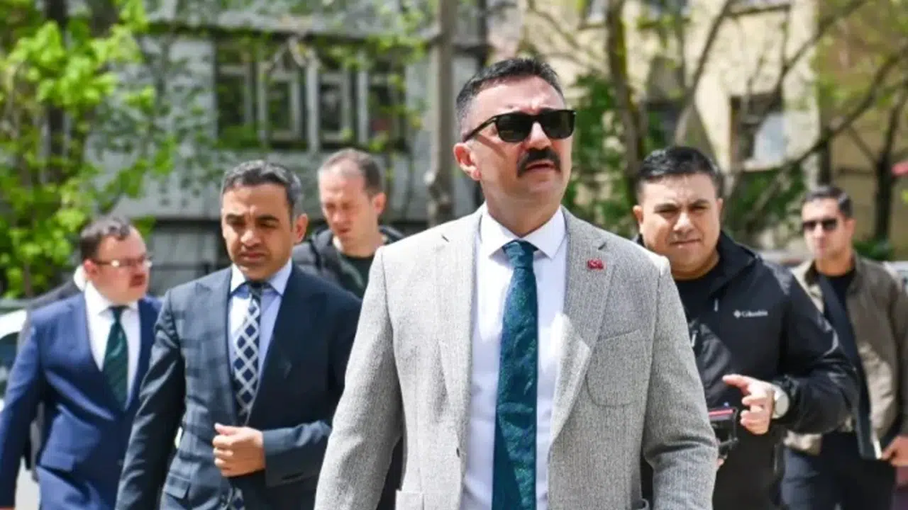 Tunceli Valisi’nin arkasındaki hikâye: Gazi babasının kurşun izi onun madalyasıydı