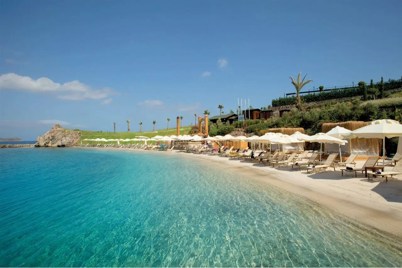 Bodrum beach’leri cüzdan yakıyor! Lahmacun yetmedi, şimdi de giriş fiyatları gündemde