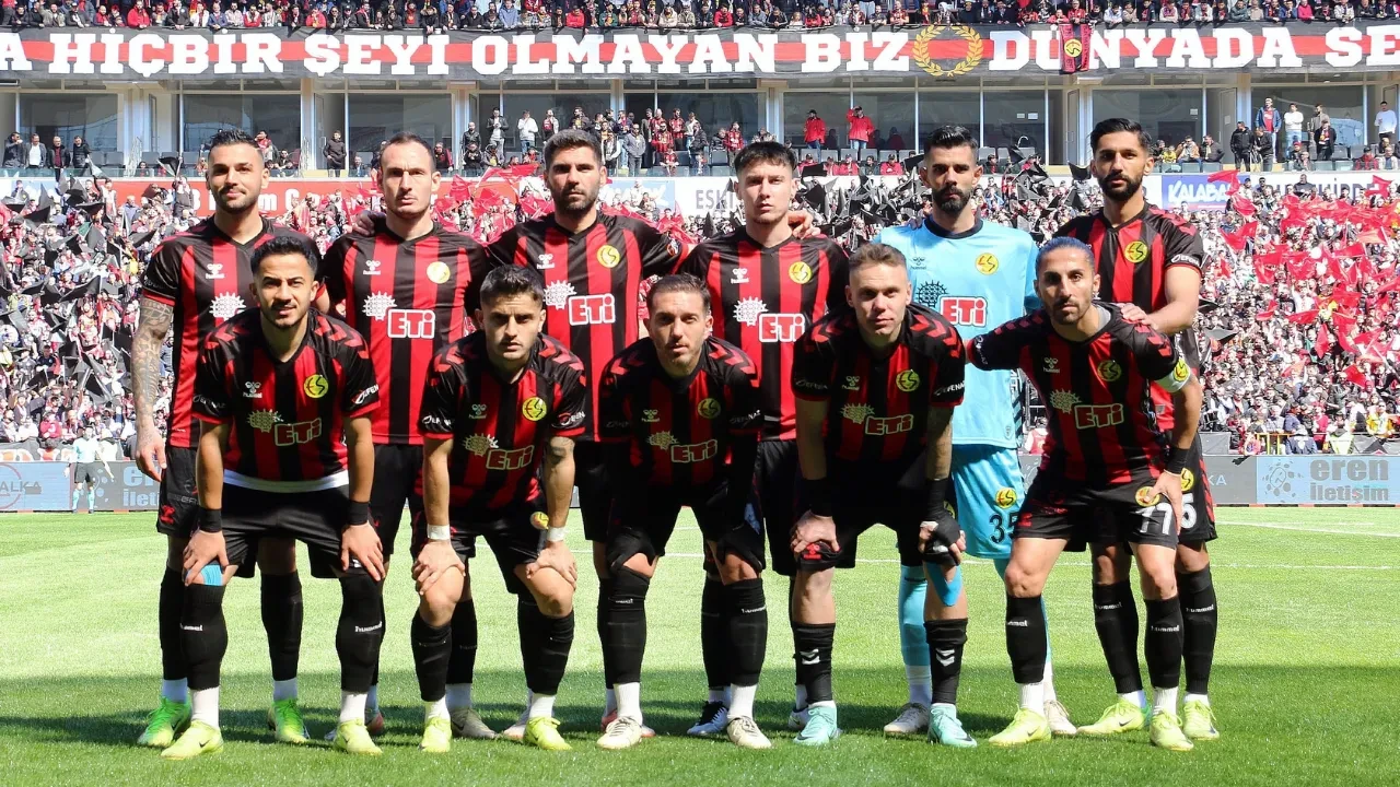 Eskişehirspor, küllerinden doğuyor! Profesyonel lige çıktı