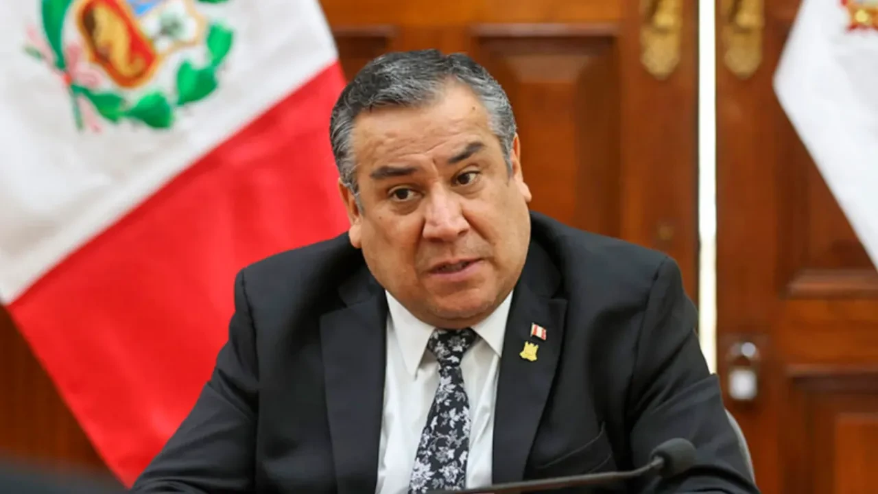 Peru Başbakanı Adrianzen istifa etti!